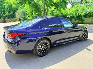 2021 BMW 5 серии 530d xDrive VII (G30/G31/G38) Рестайлинг, синий, 7100000 рублей, вид 4