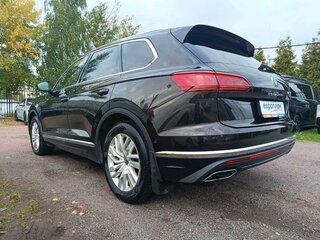 2021 Volkswagen Touareg III, белый, 6090000 рублей, вид 4