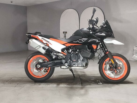 2023 KTM 890 SMT, чёрный, 1199000 рублей - вид 1