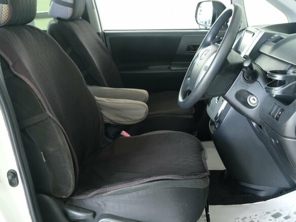 2010 Toyota Noah II (R70), белый, 1159000 рублей - вид 6