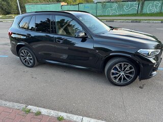 2020 BMW X5 40i IV (G05/G18), чёрный, 6300000 рублей, вид 3