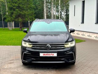 2021 Volkswagen Tiguan II Рестайлинг, чёрный, 3800000 рублей, вид 2