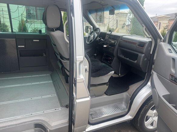 2002 Volkswagen Multivan T4, серебристый, 2100000 рублей - вид 13