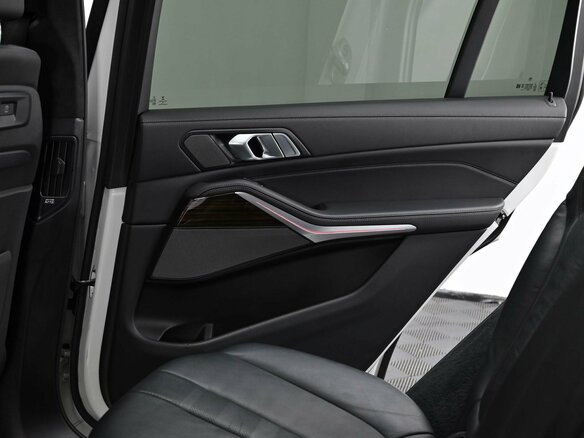 2019 BMW X7 30d I (G07), белый, 7190000 рублей - вид 25