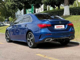 2023 Mercedes-Benz A-Класс 180 IV (W177) Рестайлинг, синий, 1675000 рублей, вид 3