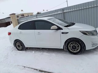 2014 Kia Rio 4-speed III, белый, 840000 рублей, вид 5
