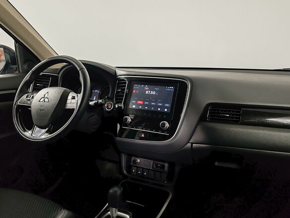 2021 Mitsubishi Outlander III Рестайлинг 3, коричневый, 2249000 рублей - вид 10