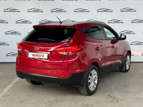 2010 Hyundai ix35 I, красный, 999000 рублей - вид 2