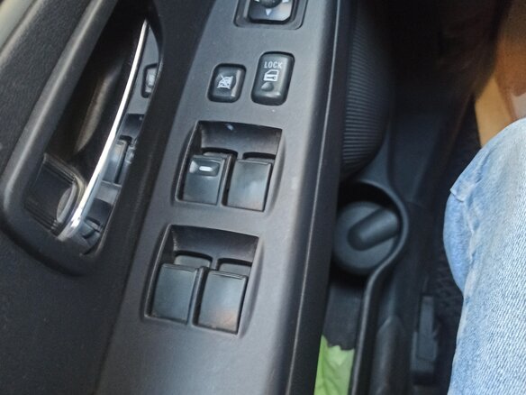 2012 Mitsubishi ASX I Рестайлинг, белый, 999990 рублей - вид 9