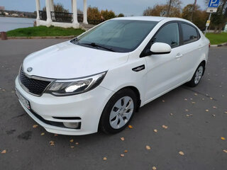 2016 Kia Rio III Рестайлинг, белый, 1140000 рублей, вид 2