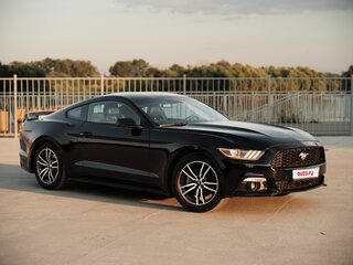 2017 Ford Mustang VI, чёрный, 2750000 рублей, вид 2