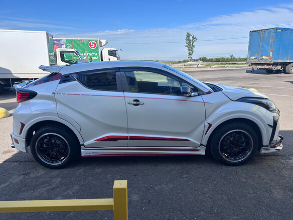 2019 Toyota C-HR I Рестайлинг, белый, 2450000 рублей - вид 7