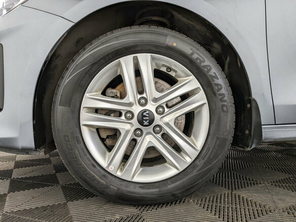 2020 Kia Ceed III, серый, 1600000 рублей - вид 17