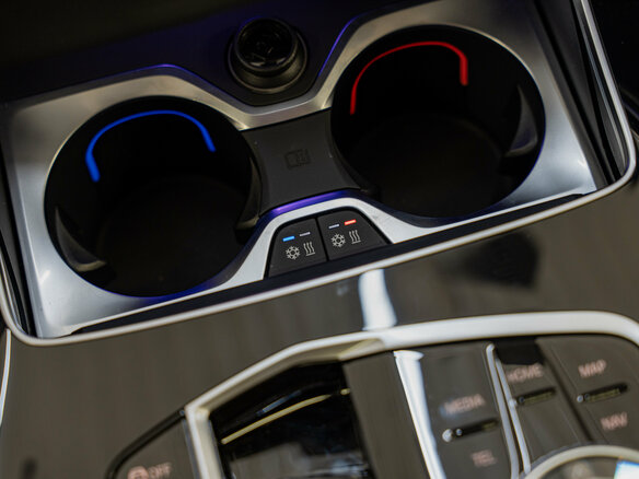 2025 BMW X6 40i III (G06) Рестайлинг, чёрный, 14490000 рублей - вид 29