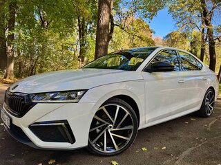 2021 Skoda Octavia IV (A8), белый, 2690000 рублей, вид 1