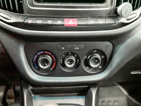 2020 Fiat Professional Doblo, чёрный, 1405000 рублей - вид 14