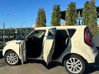 2017 Kia Soul II Рестайлинг, бежевый, 1100000 рублей, вид 5