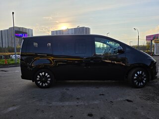 2024 Hyundai Staria I, чёрный, 6999999 рублей, вид 5
