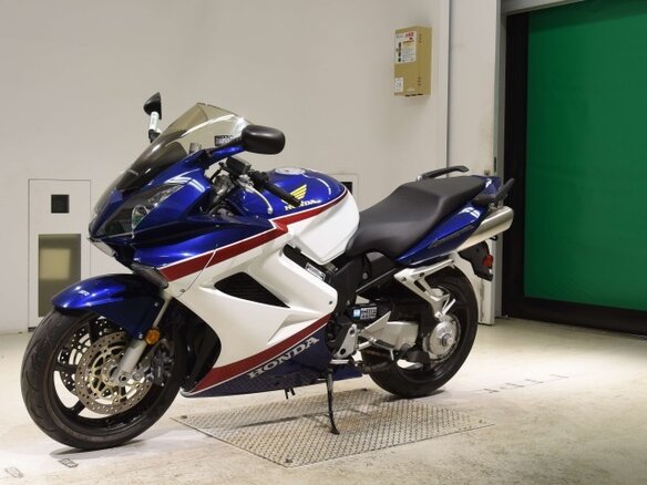 2010 Honda VFR 800, синий, 500000 рублей - вид 2