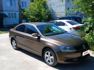 2013 Volkswagen Jetta VI, коричневый, 950000 рублей, вид 3
