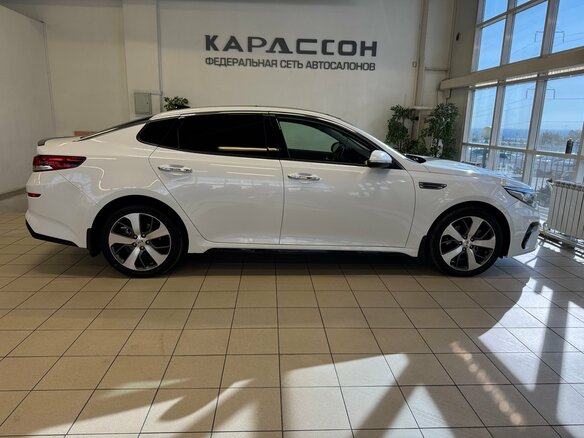 2018 Kia Optima IV Рестайлинг, белый, 1815000 рублей - вид 5