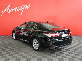 2020 Toyota Camry VIII (XV70), чёрный, 2849000 рублей, вид 3