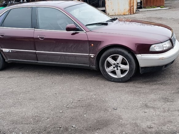 1994 Audi A8 I (D2), красный, 420000 рублей - вид 4