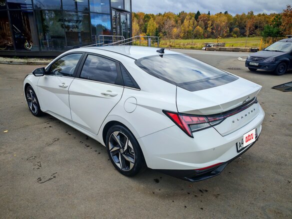 2021 Hyundai Elantra VII (CN7), белый, 2030000 рублей - вид 8