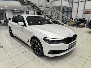2018 BMW 5 серии 520d VII (G30/G31/G38), белый, 2400000 рублей, вид 3