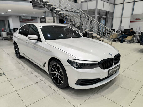 2018 BMW 5 серии 520d VII (G30/G31/G38), белый, 2330000 рублей, вид 3