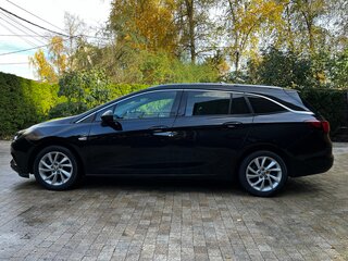 2017 Opel Astra K, чёрный, 1350000 рублей, вид 4