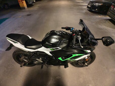 2021 Kawasaki Ninja 650, чёрный, 720000 рублей, вид 5