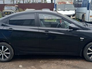 2014 Hyundai Solaris I Рестайлинг, чёрный, 700000 рублей, вид 2