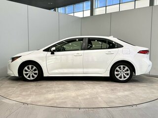 2022 Toyota Corolla XII (E210), белый, 1665000 рублей, вид 2