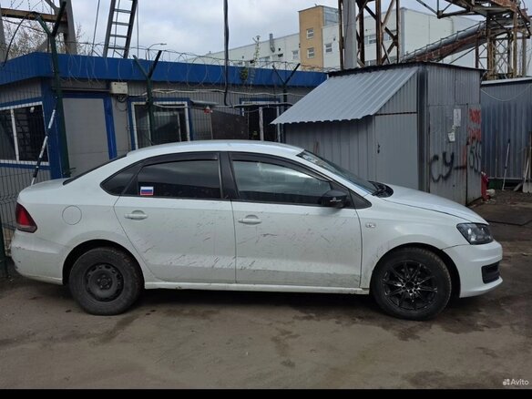 2016 Volkswagen Polo V Рестайлинг, белый, 550000 рублей - вид 2