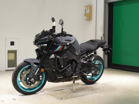 2022 Yamaha MT-10, серый, 1600000 рублей, вид 2