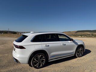 2023 Geely Monjaro (Xingyue L) I, белый, 2950000 рублей, вид 5