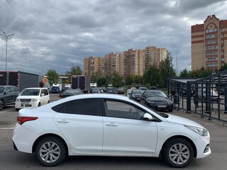 2019 Hyundai Solaris II, белый, 880000 рублей, вид 4