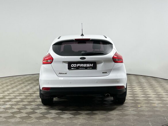 2017 Ford Focus III Рестайлинг, белый, 1275000 рублей - вид 3