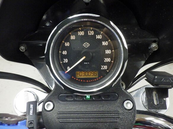 2014 Harley-Davidson Sportster 883, красный, 699000 рублей - вид 6