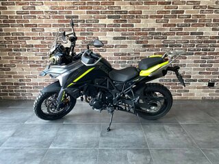 2023 Benelli TRK 702 X, серый, 711200 рублей, вид 4