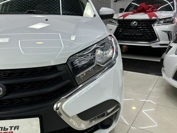 2018 Lada (ВАЗ) XRAY I, белый, 899000 рублей - вид 9
