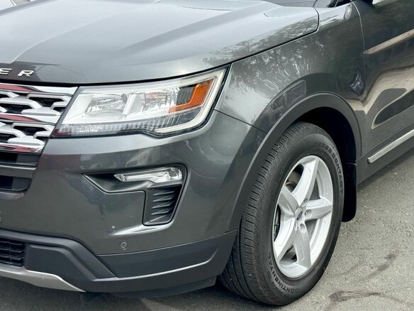 2018 Ford Explorer V Рестайлинг 2, серый, 2899000 рублей - вид 3