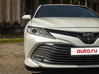 2019 Toyota Camry VIII (XV70), белый, 3500000 рублей, вид 4