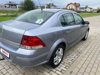 2010 Opel Astra H Рестайлинг, серебристый, 599999 рублей, вид 5