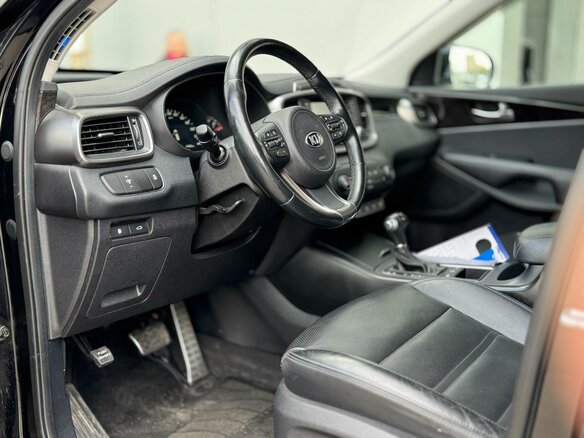 2017 Kia Sorento III Prime, чёрный, 2250000 рублей - вид 7