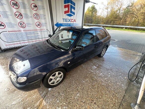 2001 Toyota Corolla i VIII (E110) Рестайлинг, синий, 350000 рублей - вид 1