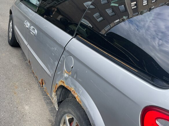 2001 Dodge Caravan IV, серебристый, 227000 рублей - вид 7