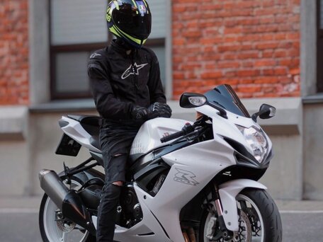 2018 Suzuki GSX-R 600, белый, 645000 рублей, вид 3