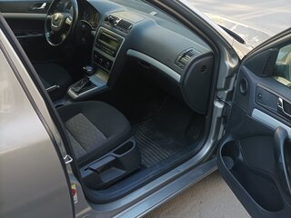 2010 Skoda Octavia II (A5) Рестайлинг, серый, 600000 рублей, вид 4